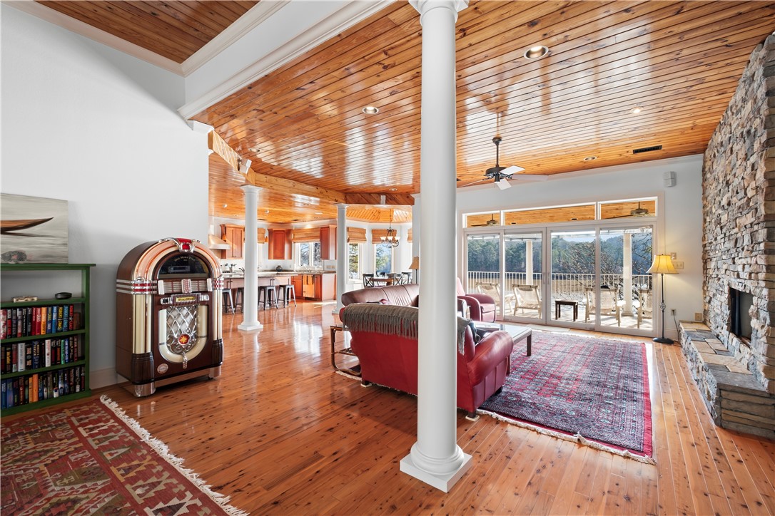Jacksons Gap, Alabama 36861, United States, 4 Bedrooms Bedrooms, ,4 BathroomsBathrooms,Residential,Active,7874