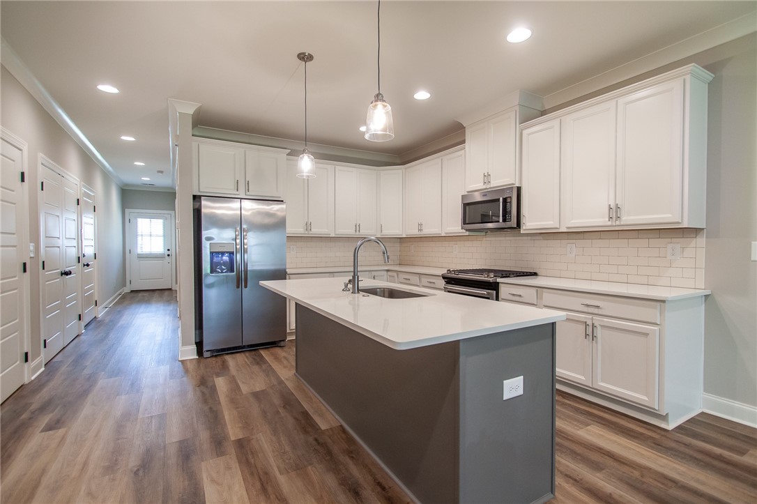 507 CLOVERDALE Drive