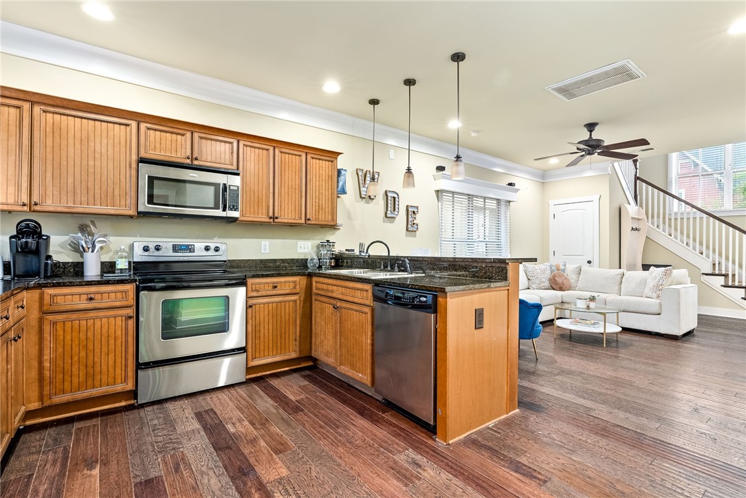 650 DEKALB Street 1422