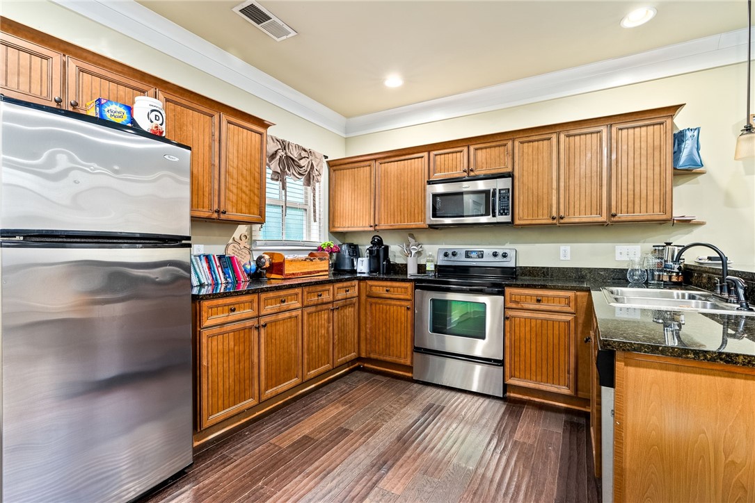 650 DEKALB Street 1422