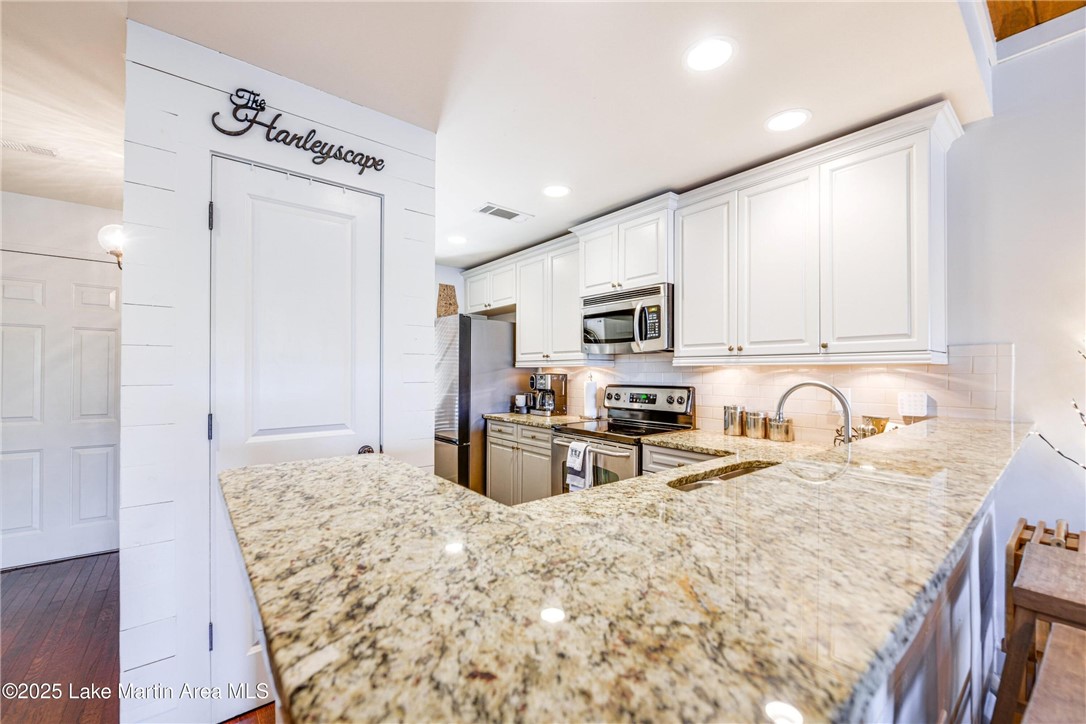 110 VILLAGE Loop