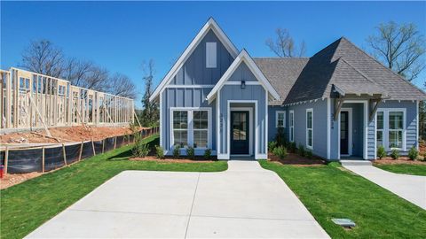 Photo of 92 BRADLEY Lane, Auburn, AL 36830 (MLS # 178013) Photo of 92 BRADLEY Lane, Auburn, AL 36830 (MLS # 178013)