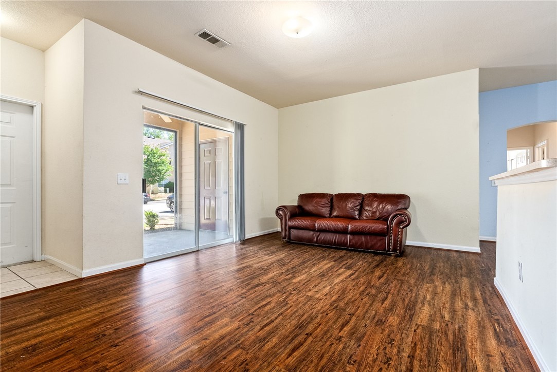 447 W LONGLEAF Drive 1007