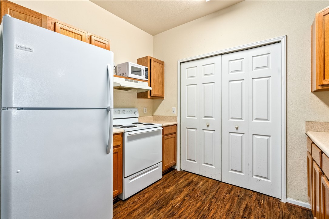 447 W LONGLEAF Drive 1007