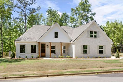Photo of 1718 CRESCENT Boulevard, Auburn, AL 36830 (MLS # 179493)