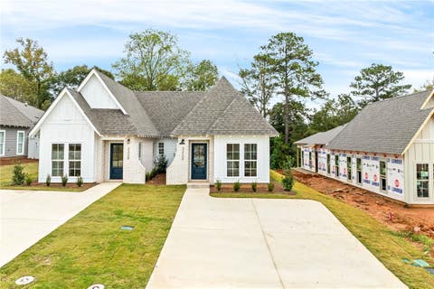Photo of 3212 BRADLEY Lane, Auburn, AL 36830 (MLS # 181467)