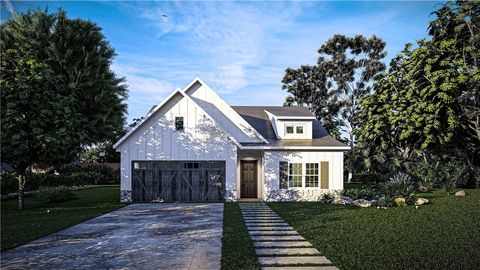 15 HEARTLAND Boulevard Ft Mitchell AL 36856