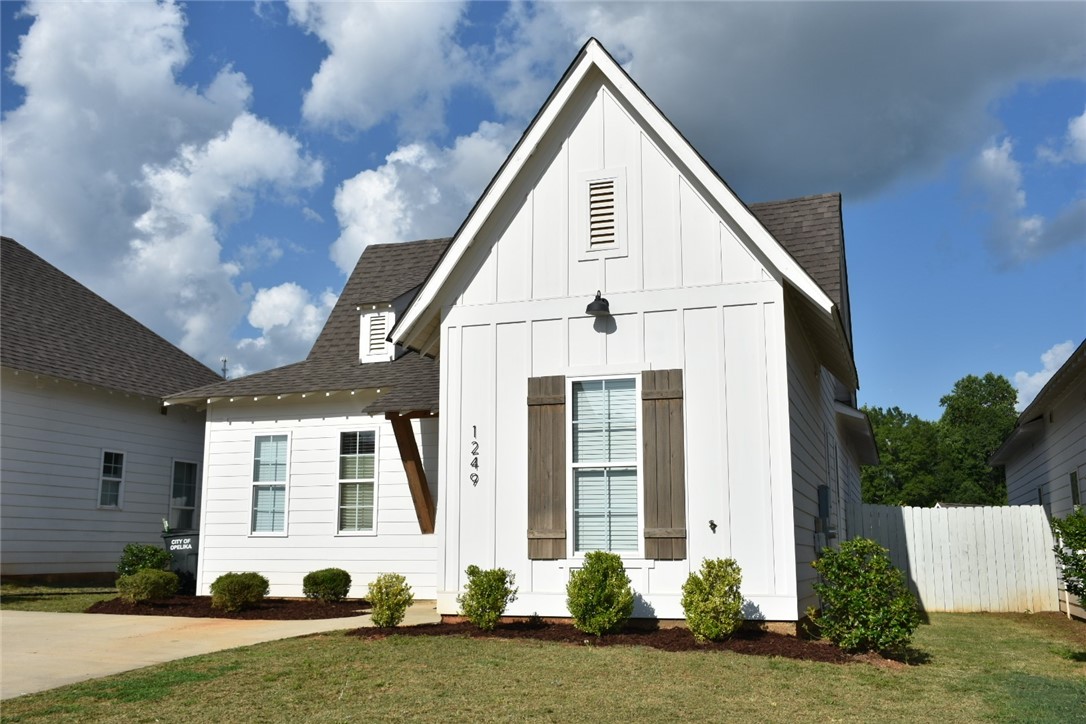 1249 FOX TAIL Lane