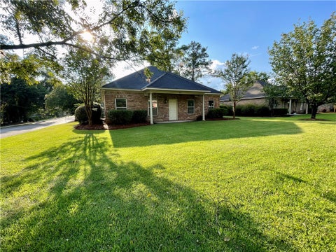 Photo of 603 N DONAHUE Drive, Auburn, AL 36832 (MLS # 182068)