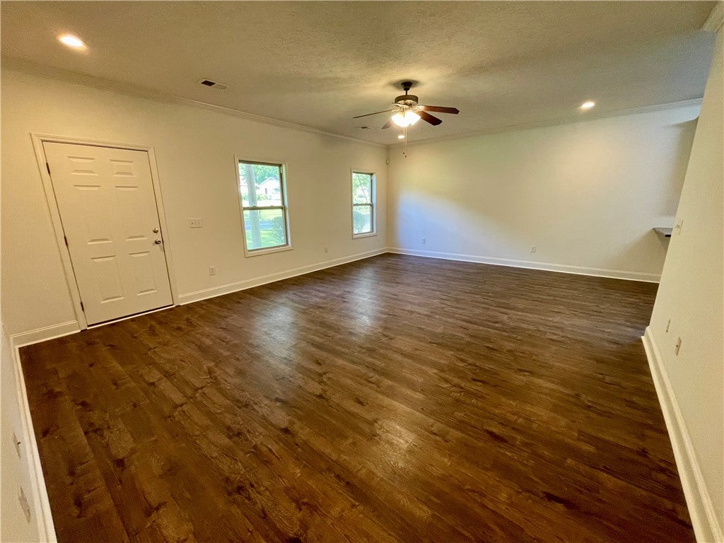Photo of 603 N DONAHUE Drive, Auburn, AL 36832 (MLS # 182068)