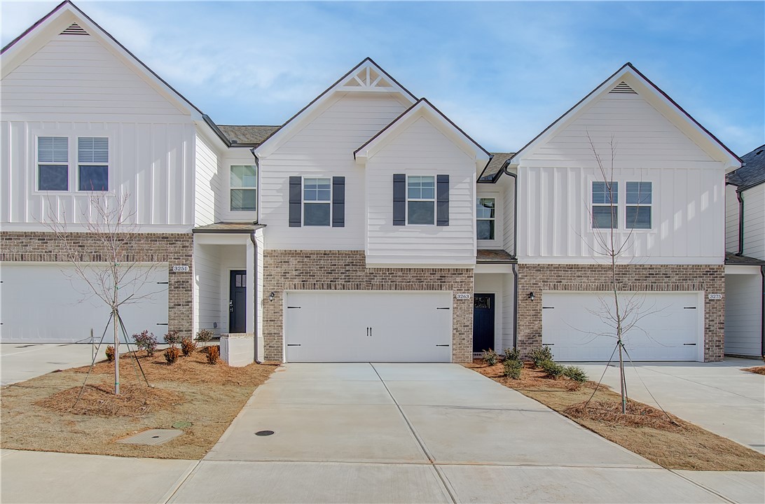 Opelika, Alabama 36804, United States, 3 Bedrooms Bedrooms, ,3 BathroomsBathrooms,Residential,Pending,52527