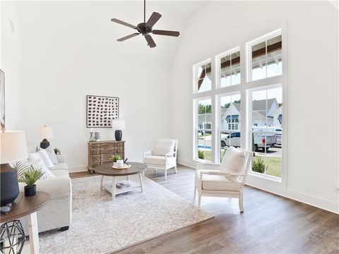 Photo of 201 WOODLAND Circle, Opelika, AL 36801 (MLS # 177305) Photo of 201 WOODLAND Circle, Opelika, AL 36801 (MLS # 177305)