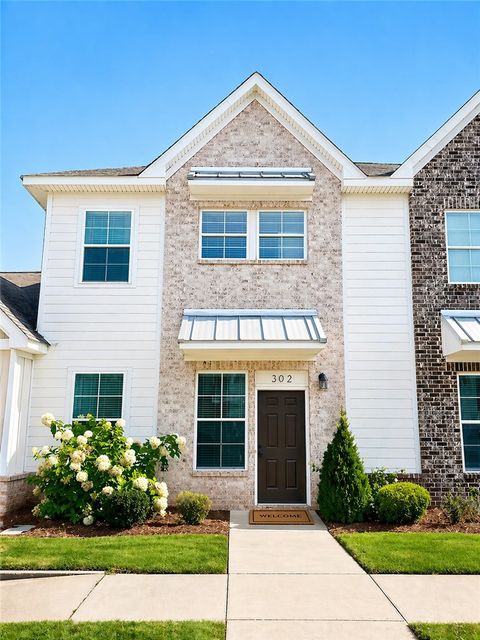 Photo of 3855 ACADEMY Drive #302, Opelika, AL 36801 (MLS # 180142)