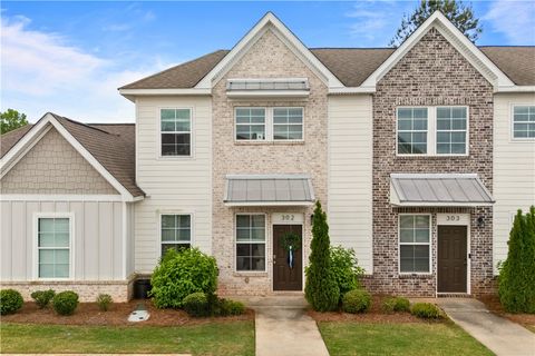 Photo of 3855 ACADEMY Drive #302, Opelika, AL 36801 (MLS # 180142)