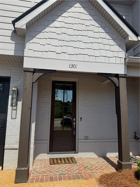 Photo of 1301 PARKER Place, Auburn, AL 36832 (MLS # 179773)