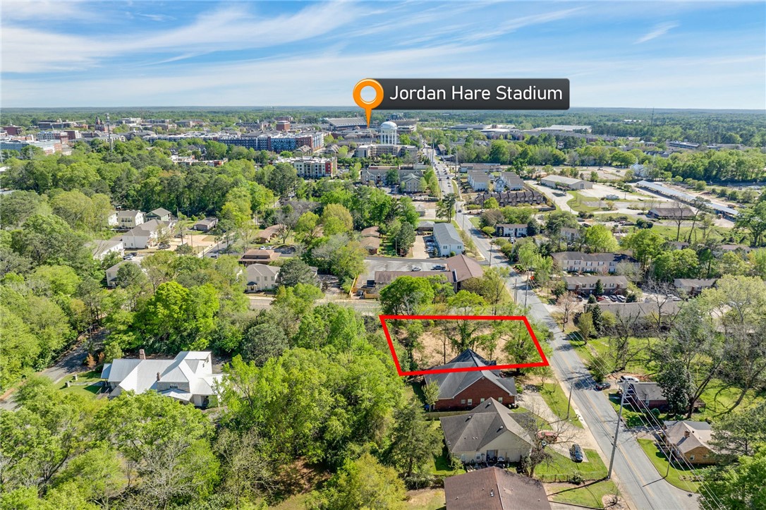 506 N DONAHUE Drive