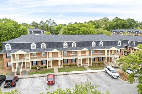 Photo of 1761 WIRE Road #315, Auburn, AL 36832 (MLS # 179809)