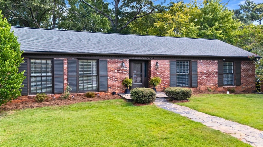 Photo of 801 N 10TH Street, Opelika, AL 36801 (MLS # 182096)
