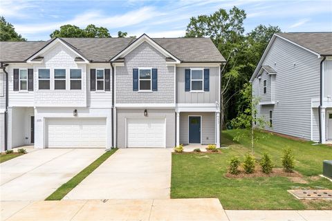 Photo of 1245 MCCOY Street, Opelika, AL 36801 (MLS # 180726)