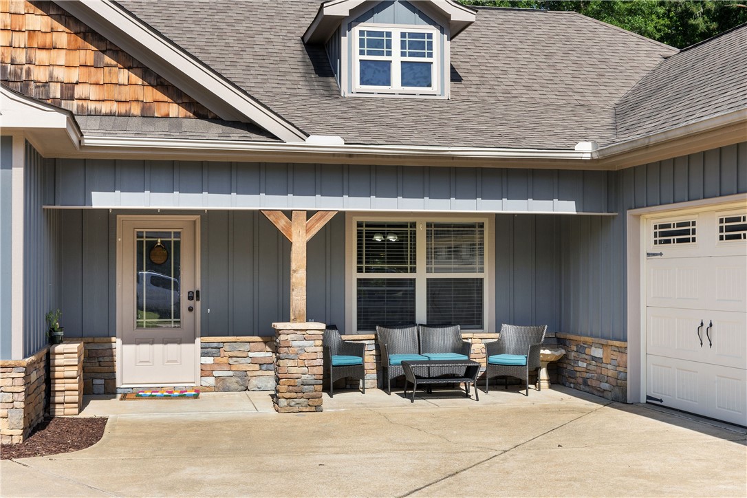 2107 ROCKLEDGE Circle