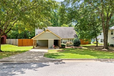 Photo of 889 TACOMA Drive, Auburn, AL 36830 (MLS # 175796) Photo of 889 TACOMA Drive, Auburn, AL 36830 (MLS # 175796)