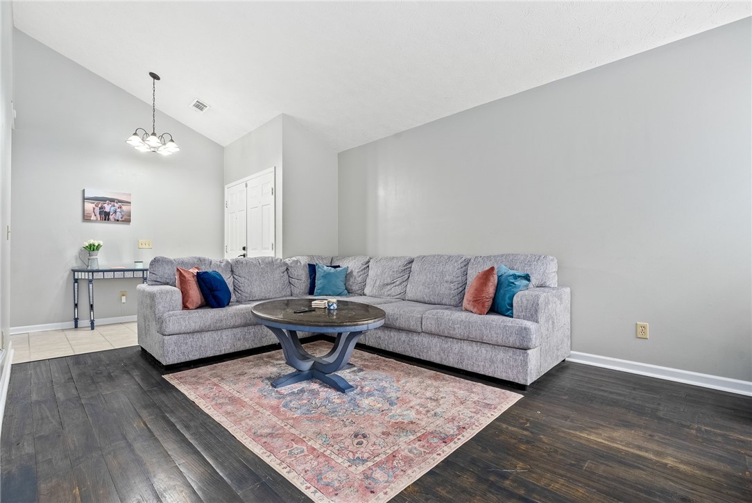 889 TACOMA Drive