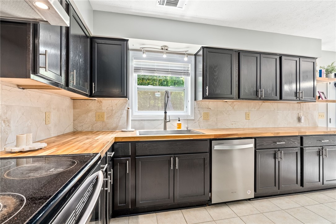 Auburn, Alabama 36830, United States, 4 Bedrooms Bedrooms, ,3 BathroomsBathrooms,Residential,Active,172778