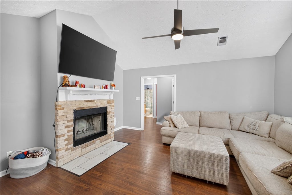 Photo of 1404 SOUTHERS Court, Opelika, AL 36801 (MLS # 182126)