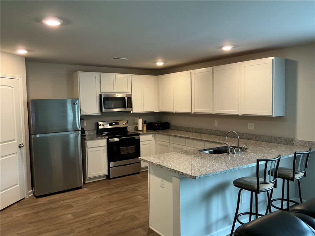 1081 LIZLIN Drive