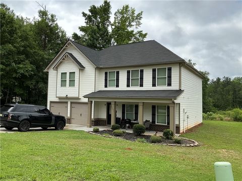 Photo of 1081 LIZLIN Drive, Opelika, AL 36801 (MLS # 180762)