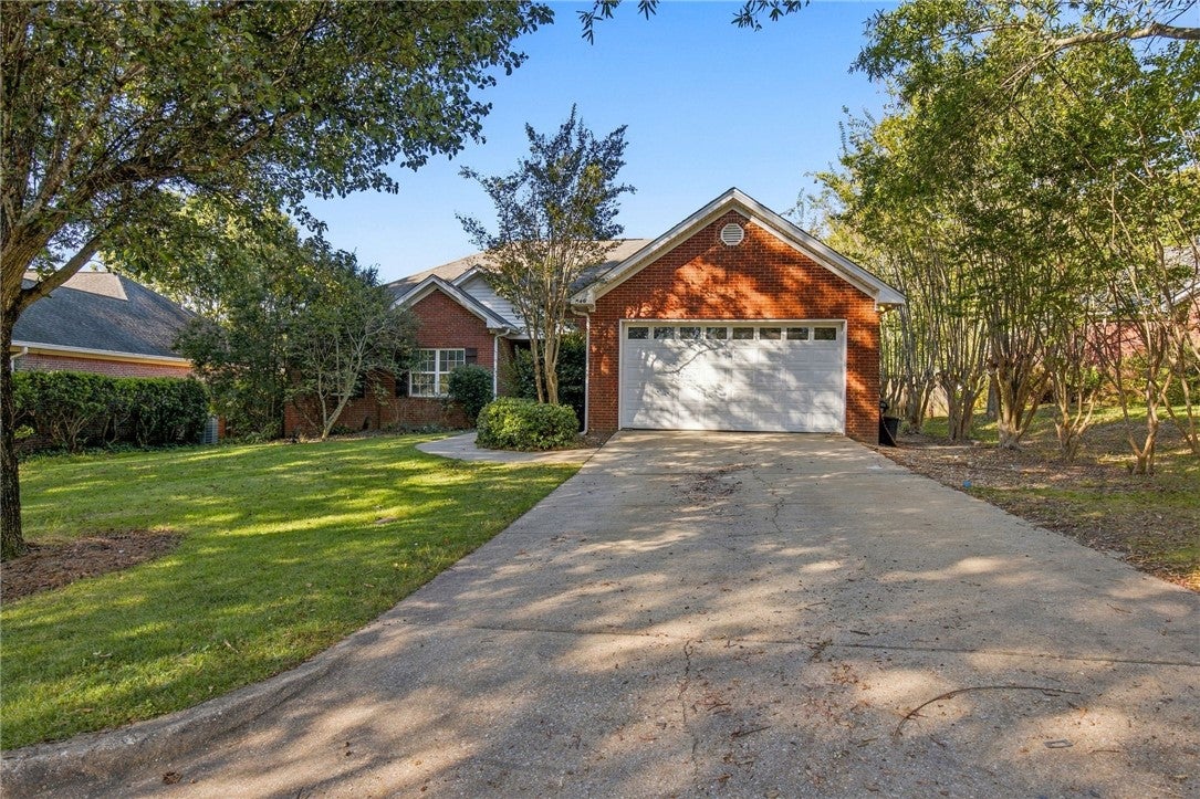 546 ROSEMARY Court