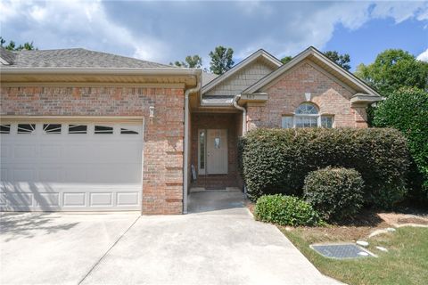 187 FALLING LEAF Lane Auburn AL 36830