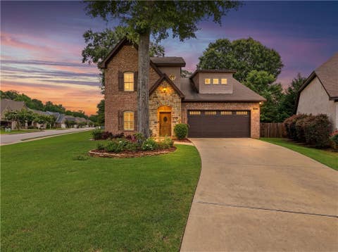 Photo of 1230 WEATHERFORD Street, Auburn, AL 36830 (MLS # 180931)