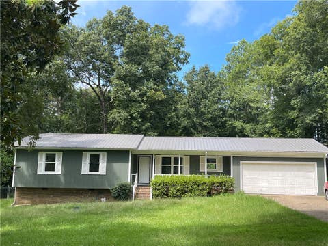 Photo of 182 HICKORY Lane, Jacksonville, AL 36265 (MLS # 181611)
