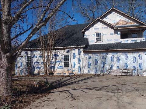 229 GLASS Road Valley AL 36854