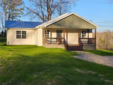 Photo of 309 HODGE Street, Valley, AL 36854 (MLS # 178189)