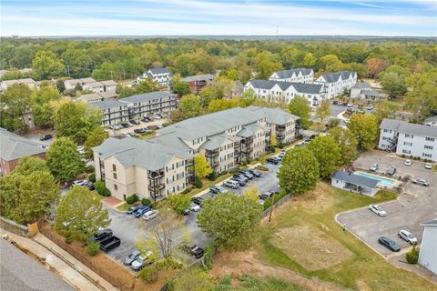 Photo of 607 GLENN Avenue #103, Auburn, AL 36832 (MLS # 178944)