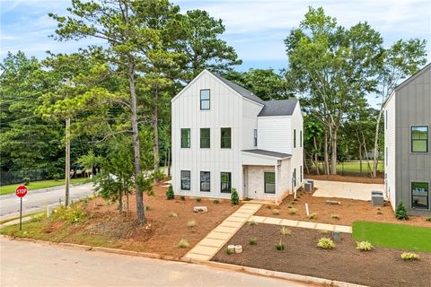 Photo of 580 PRIDE Avenue, Auburn, AL 36830 (MLS # 174689)