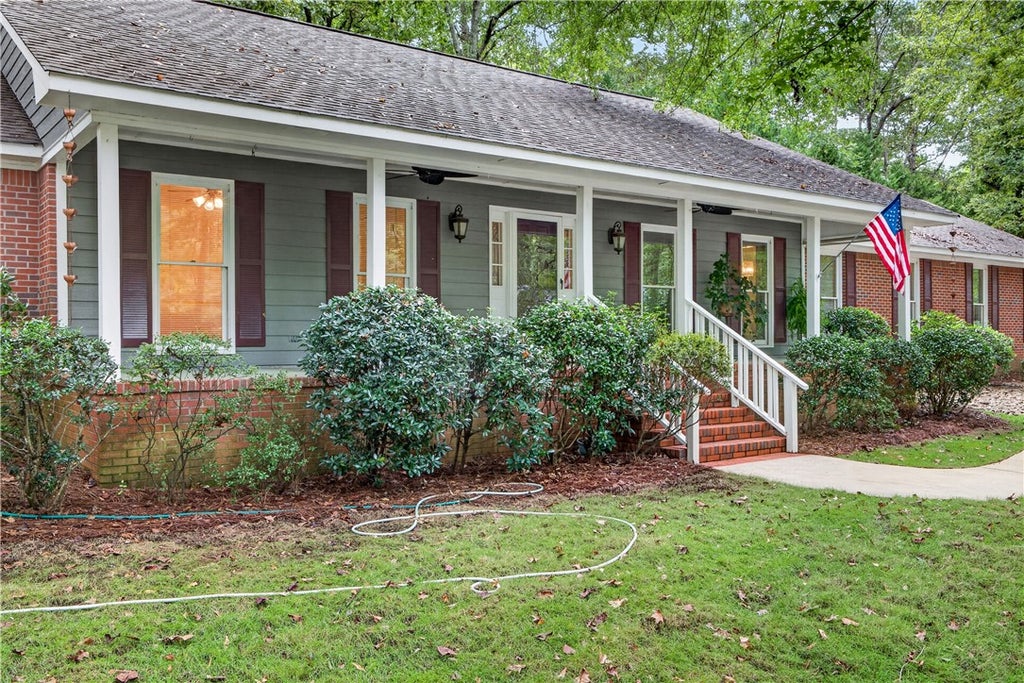 Photo of 507 CAMELOT Way, Opelika, AL 36801 (MLS # 182154)