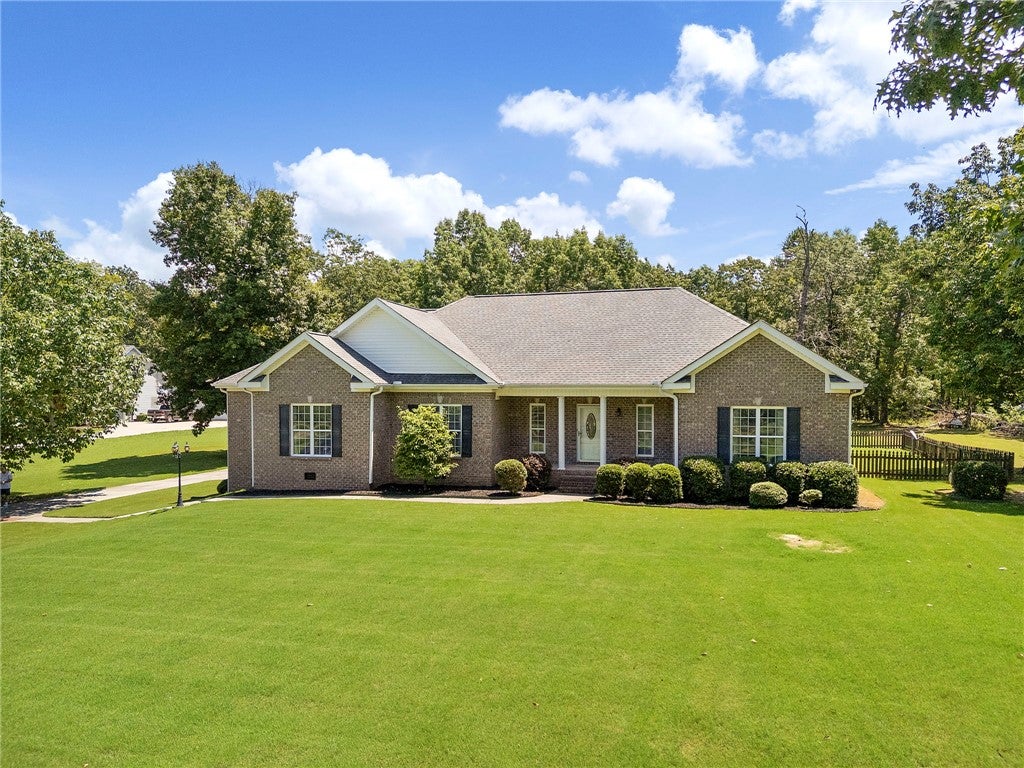 Photo of 107 HIGH BLUFF Road, Gurley, AL 35748 (MLS # 181568)