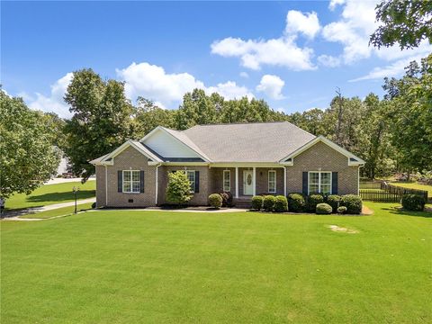 Photo of 107 HIGH BLUFF Road, Gurley, AL 35748 (MLS # 181568)