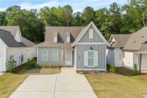 854 VILLAGE Drive Opelika AL 36801