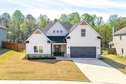 Photo of 1807 SOLAMERE Court, Auburn, AL 36832 (MLS # 179520)