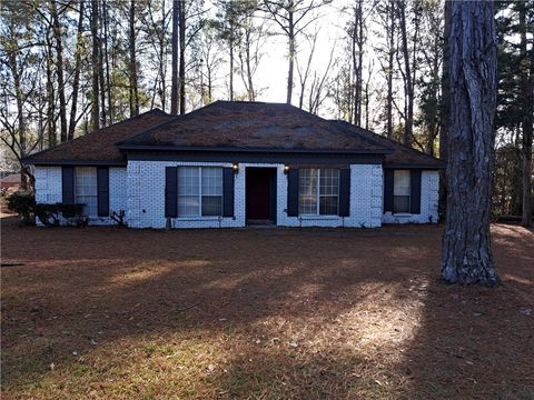 Photo of 2505 ALABAMA Avenue, AL 36088 (MLS # 177695)