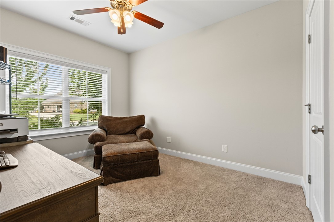739 TOWNE LAKE Parkway