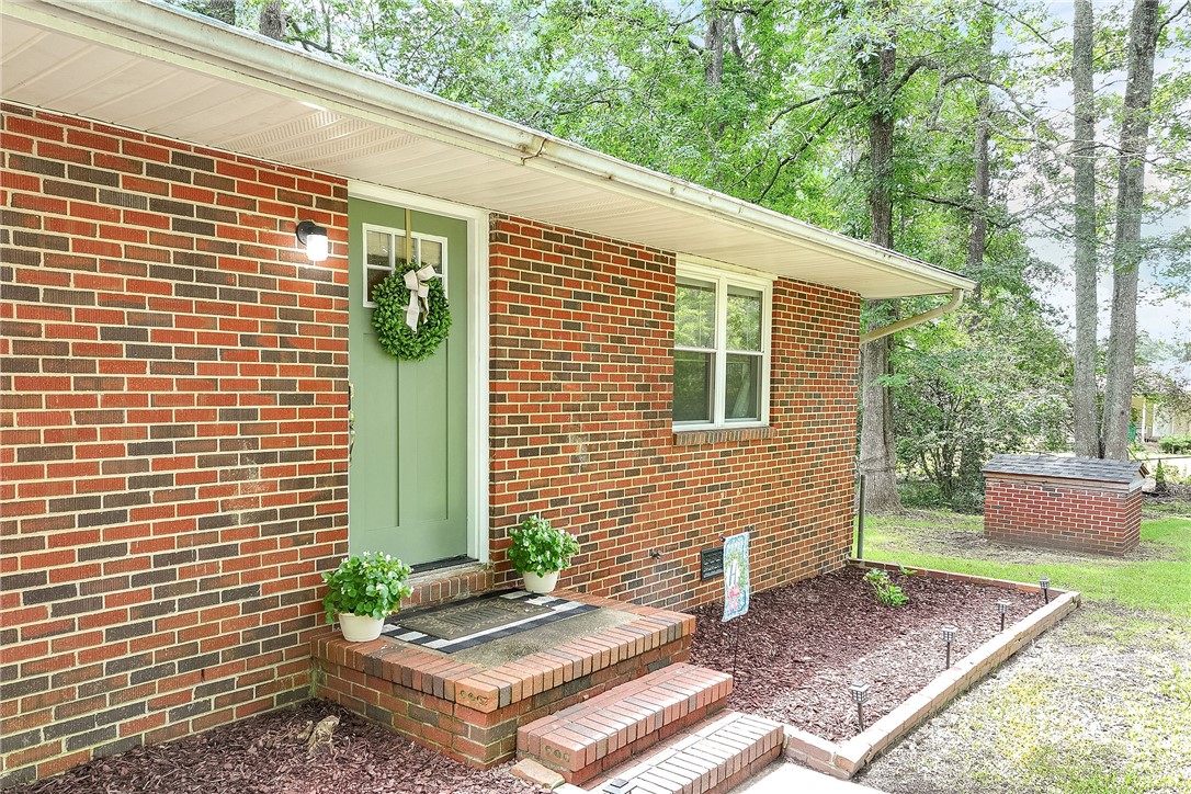 95 Lee Road 296