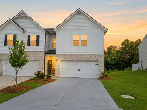 Photo of 3202 ALANA Court, Opelika, AL 36804 (MLS # 181618)