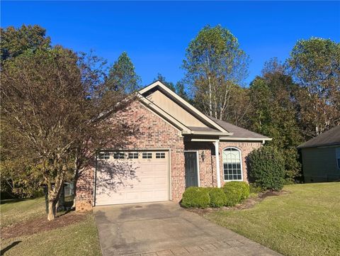 705 WAVERLY Place Opelika AL 36801