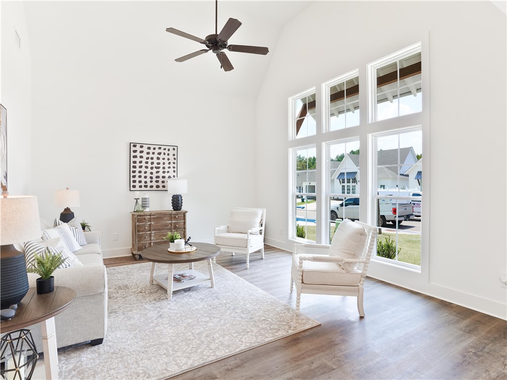 1289 WOODLAND Circle