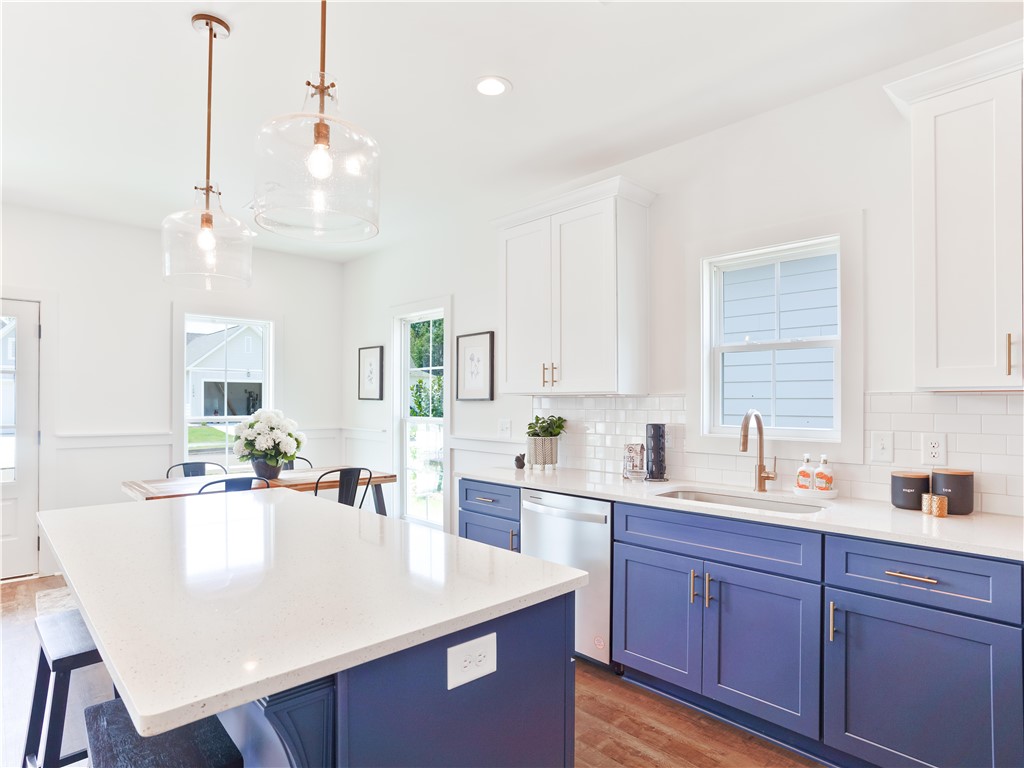 1289 WOODLAND Circle